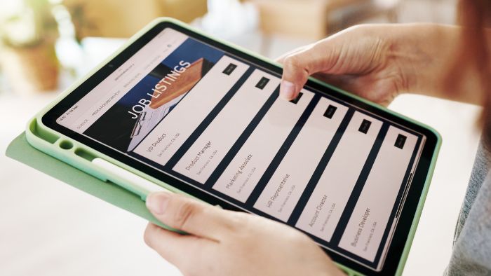 6 Tips to Write a Job Posting That Attracts (and Converts) Top Talent