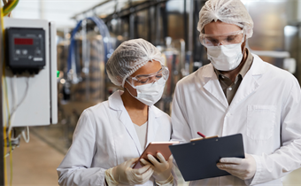Industria farmacéutica vs. Generación Z: 5 claves para ganar la carrera por el talento