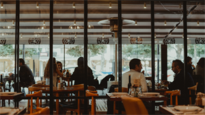 ¿Cómo puede el sector de la restauración pasar de la contratación urgente a una gestión estratégica del talento?