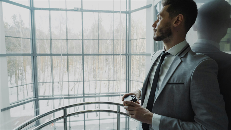 Por qué no contratan a buenos abogados: 7 errores de posicionamiento que hacen que los candidatos del sector legal pierdan oportunidades laborales
